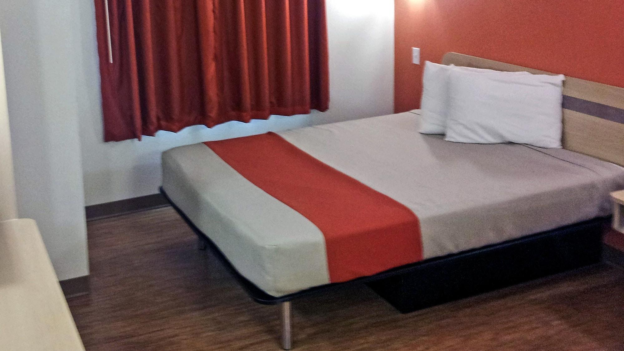 6 Tx Hotel 2*