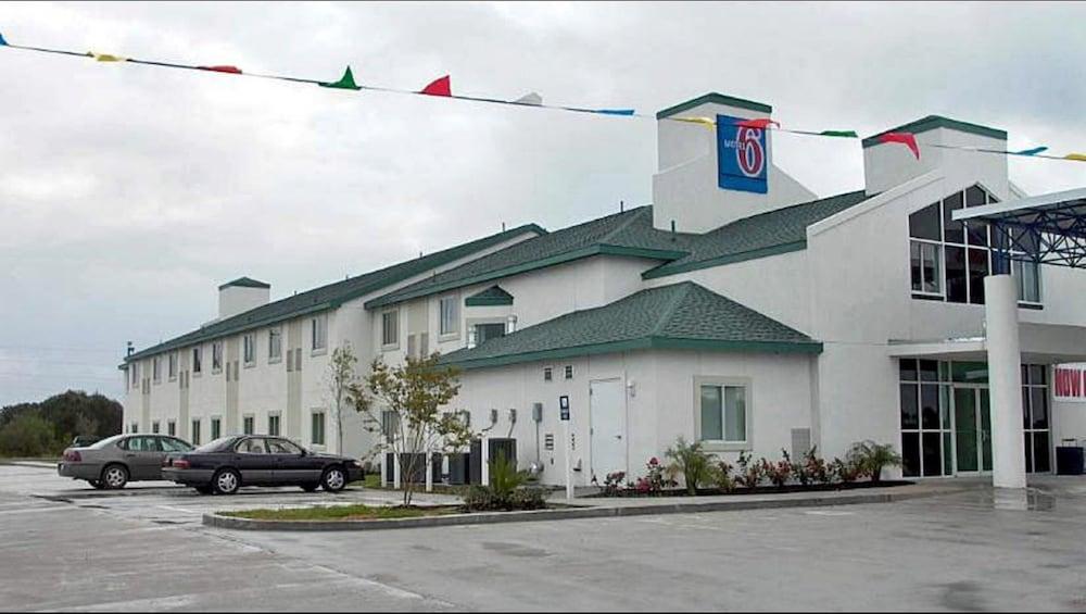6 Tx Hotel