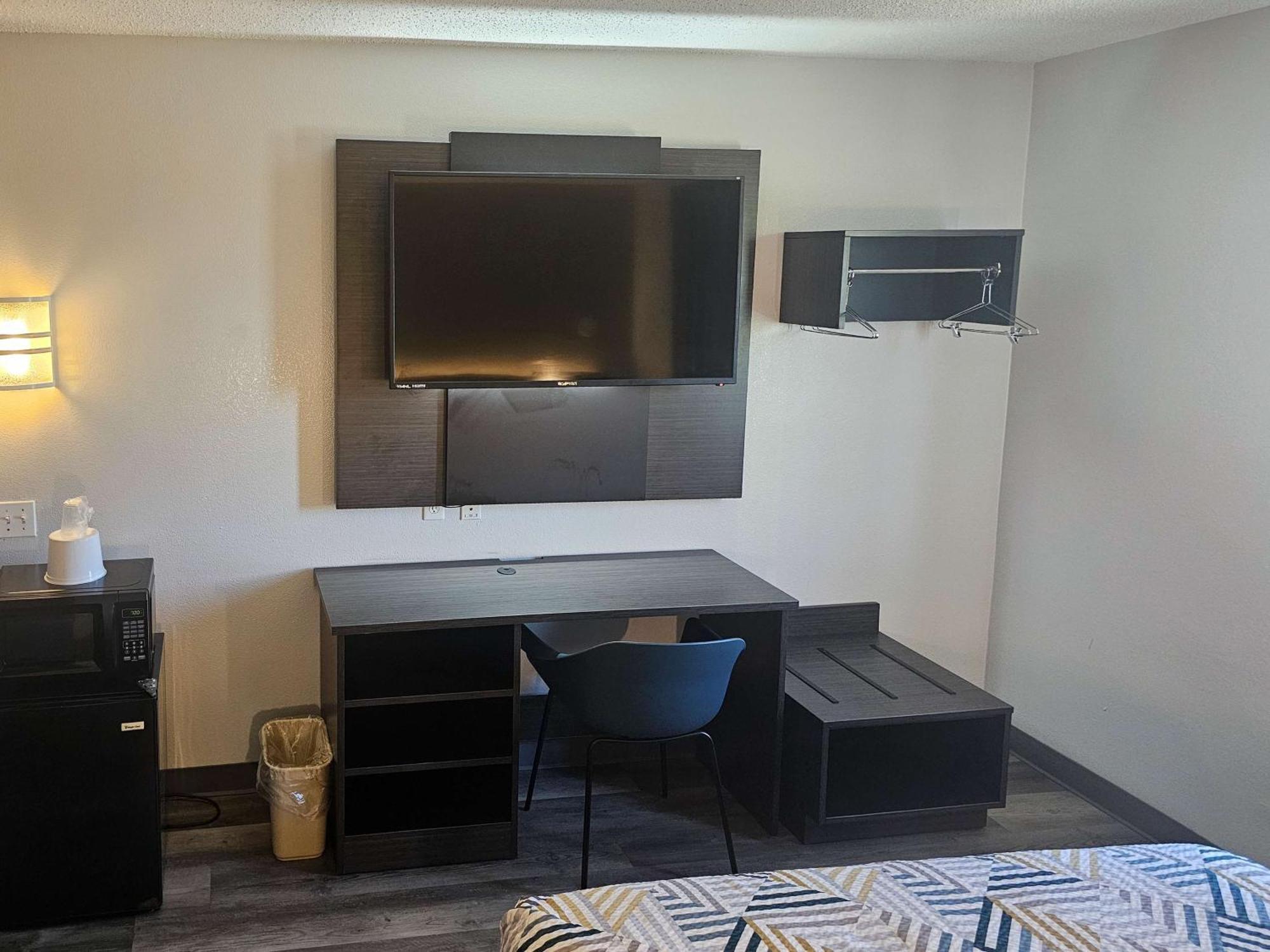 6 Tx Hotel