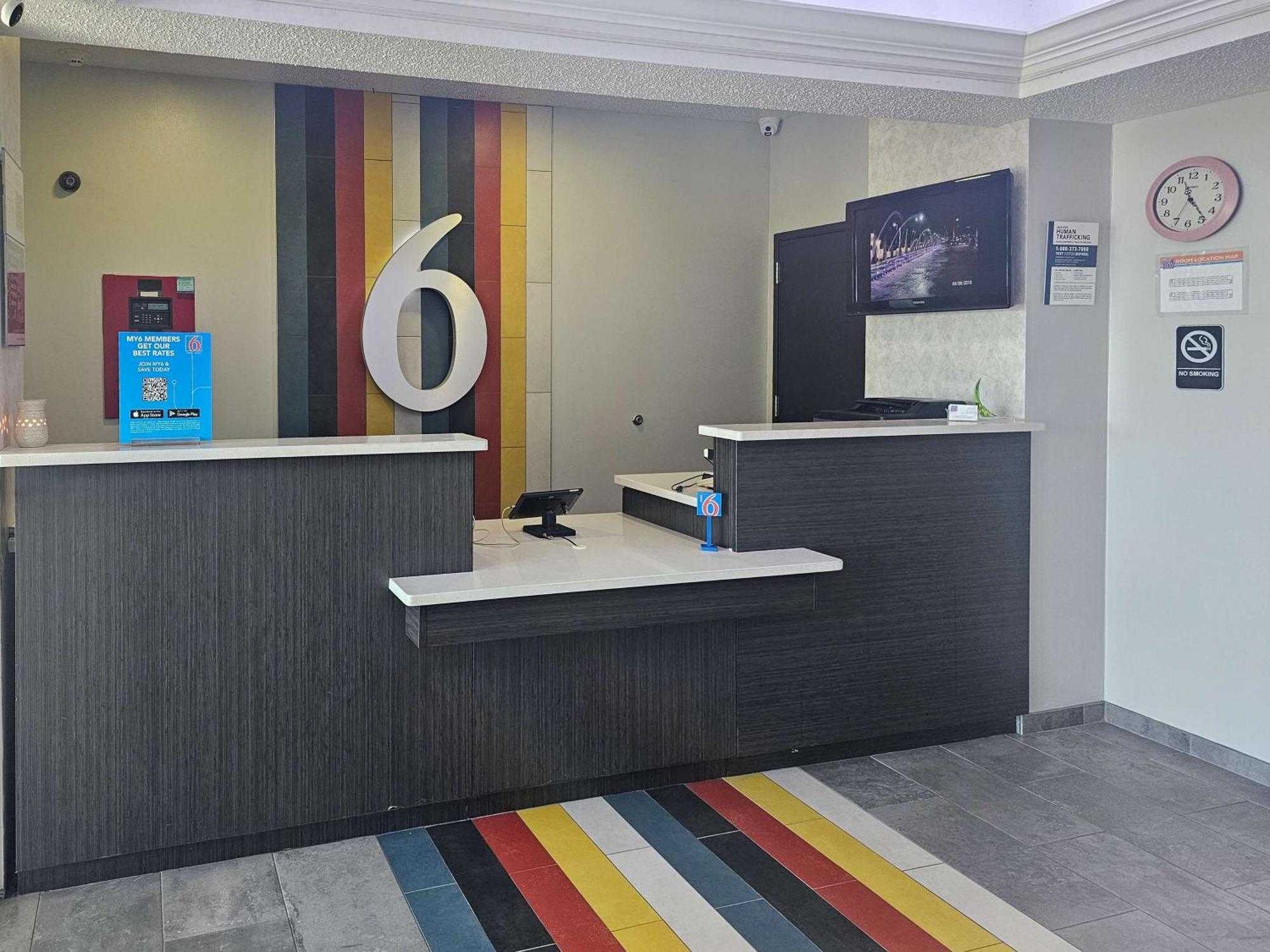 6 Tx Hotel