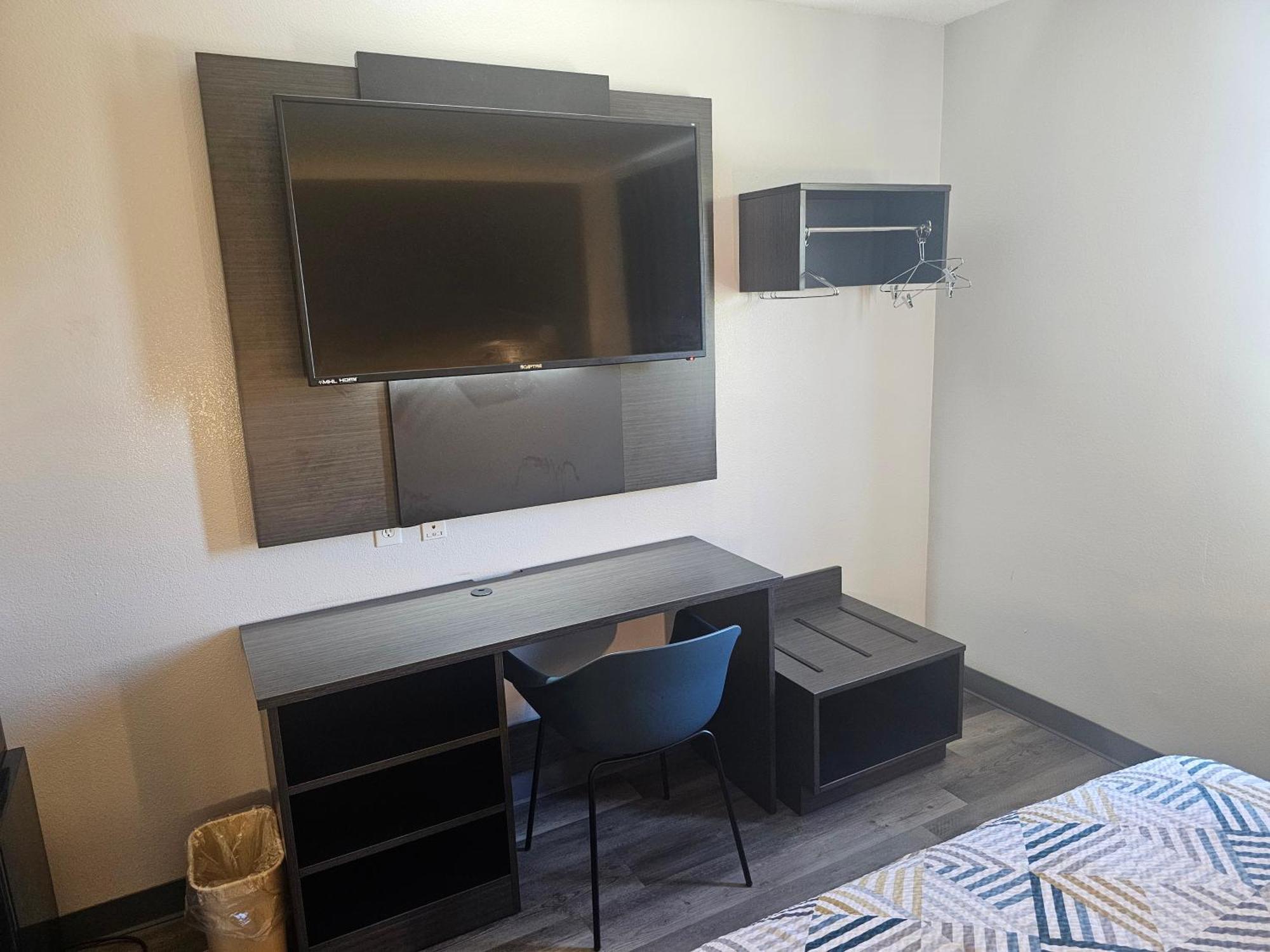 6 Tx Hotel